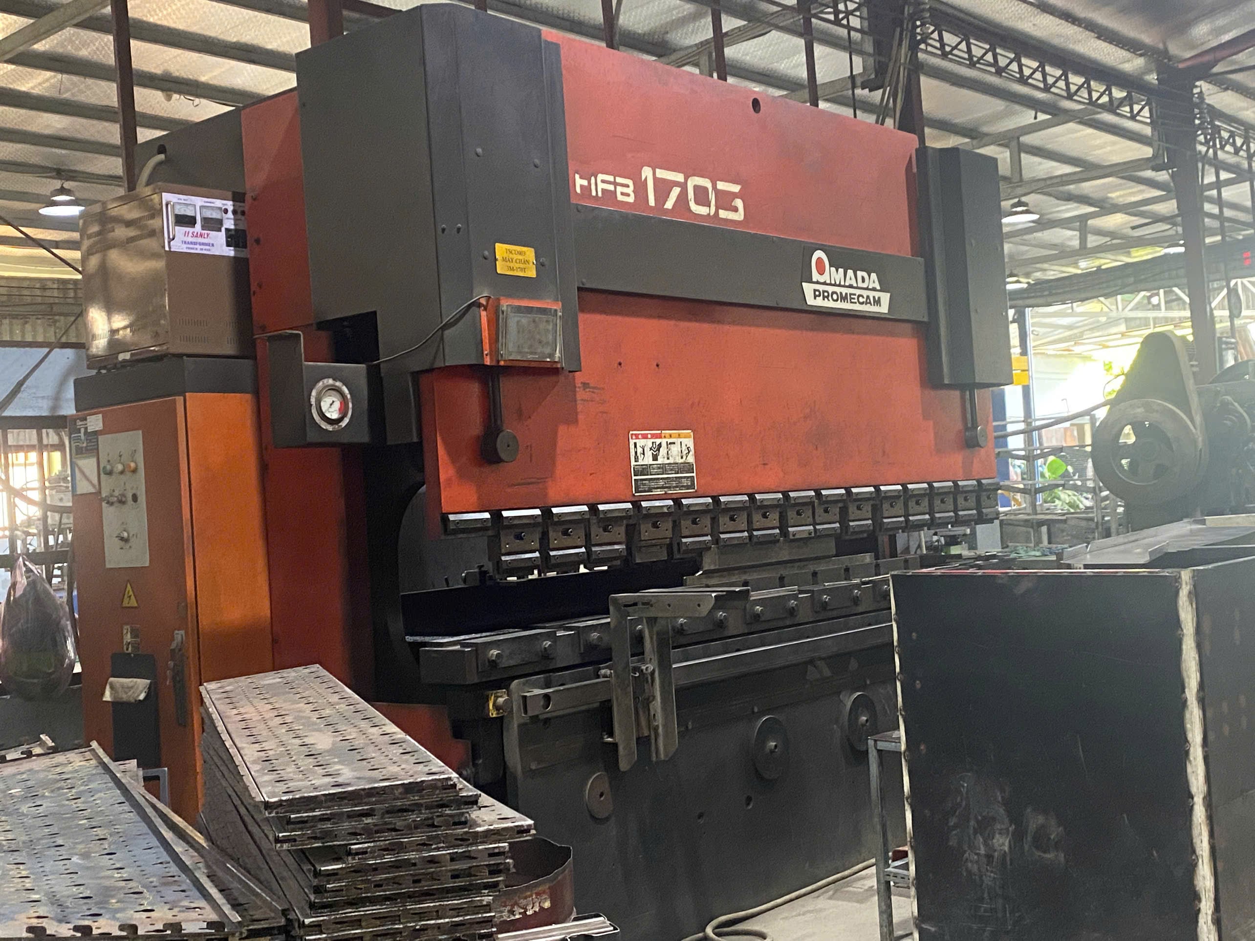 Bending machine 1